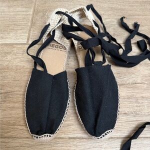NWT Diego’s Black Espadrille Flats